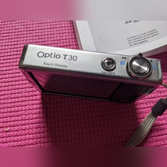 Pentax Optio T30 Digital Camera - Picture 2 of 4